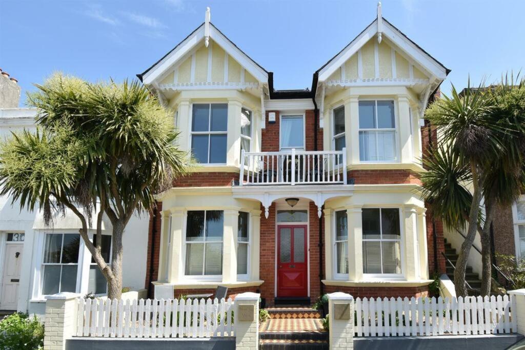 West Hill Retreat Seaview Balcony Chic Loft Studio & Free Parking 헤이스팅스 외부 사진